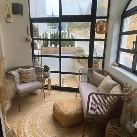 Charming Two Bedroom Appartement *